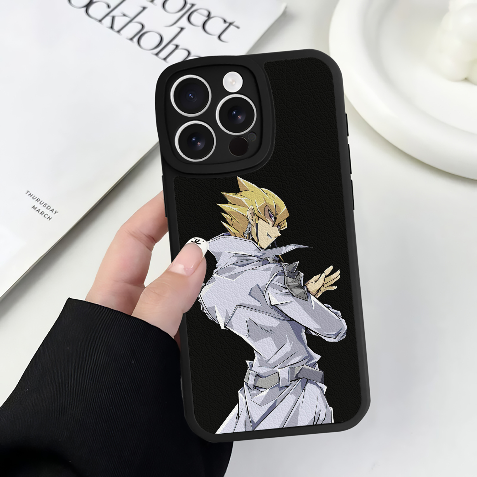 遊☆戯☆王 Yu-Gi-Oh! 【iPhone 16シリーズ対応】シリコンスマホケース（レザー調） 材質：シリコン